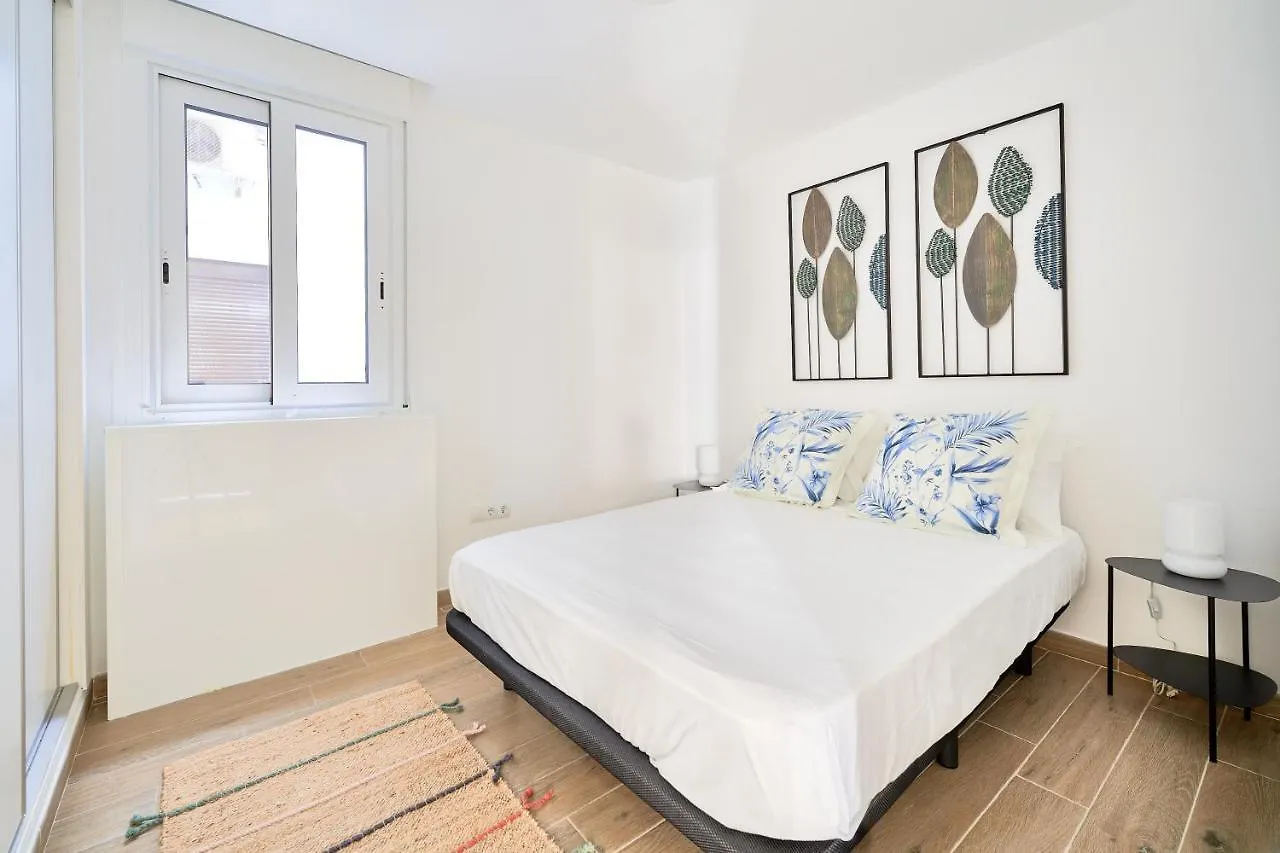 Apartamento En Primera Linea De Playa En La Malagueta Málaga