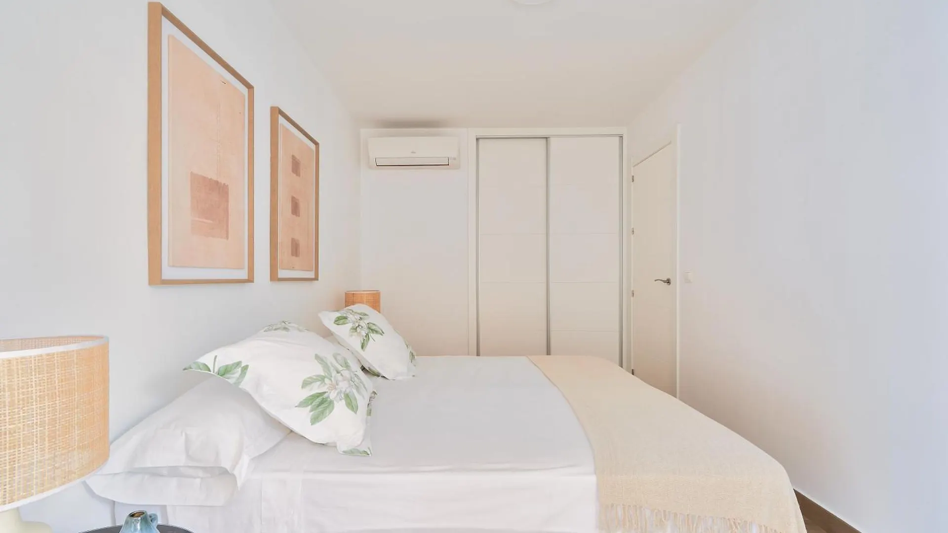 Apartamento En Primera Linea De Playa En La Malagueta Málaga