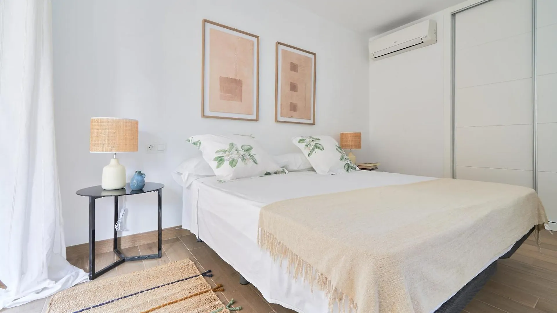 Apartamento En Primera Linea De Playa En La Malagueta Málaga Spagna