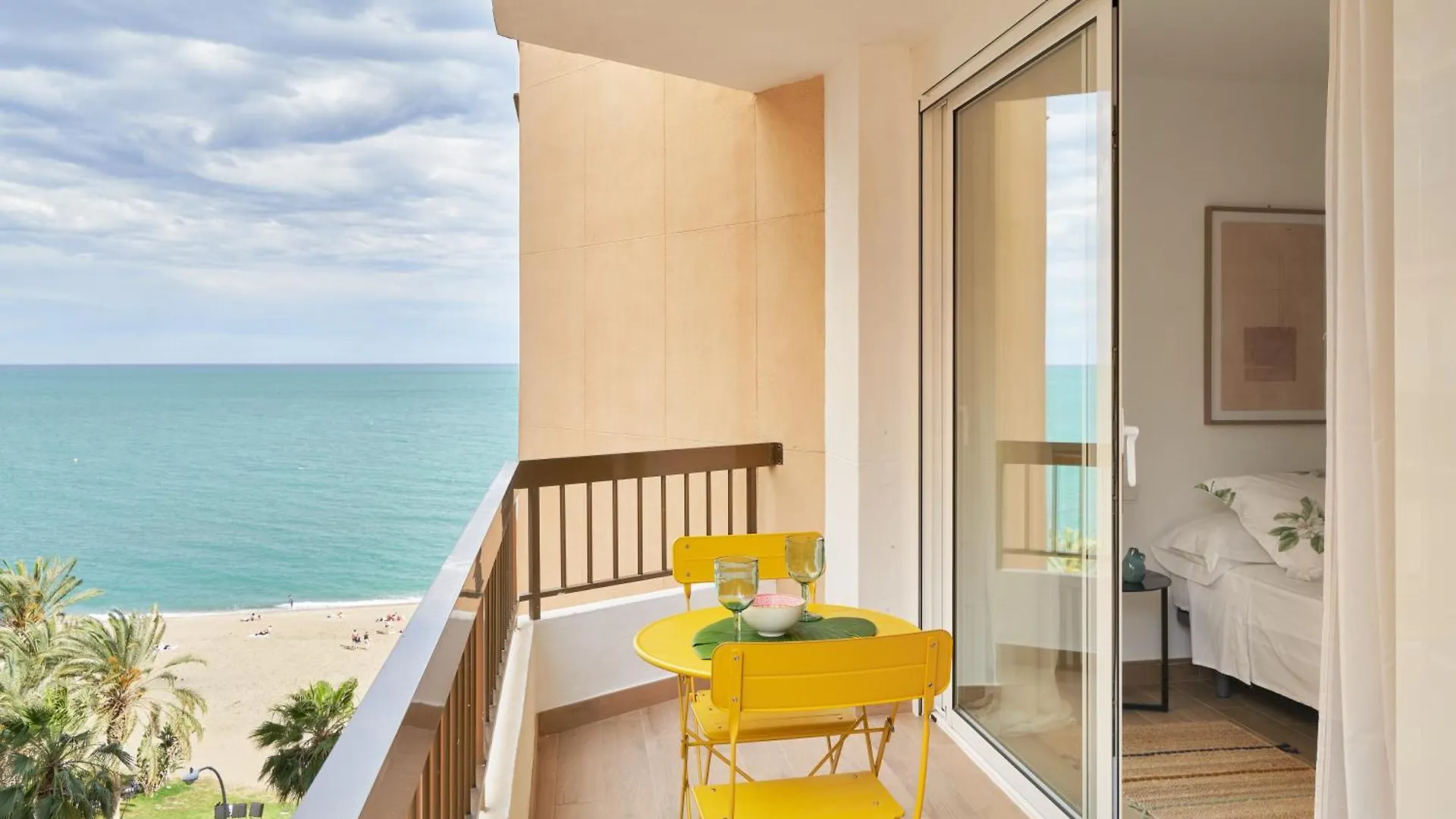 Apartamento En Primera Linea De Playa En La Malagueta Málaga 0*,