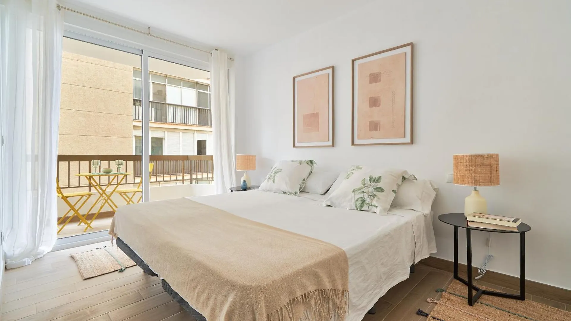 Apartamento En Primera Linea De Playa En La Malagueta Málaga