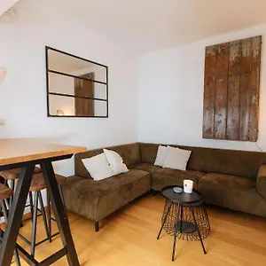  Apartamento Casa Riad With Spacious Patio - Tcm
